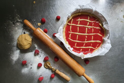 Frolla con marmallata fatta in casa  di lamponi