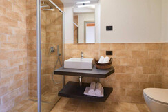 agriturismo-le-terre-di-gu-camera-tripla-laval-bag