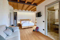 agriturismo-le-terre-di-gu-camera-tripla-laval-con