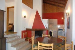 Ambra B: soggiorno con angolo cottura