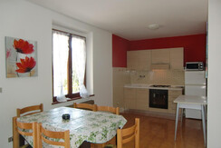 Ambra D: soggiorno con angolo cottura