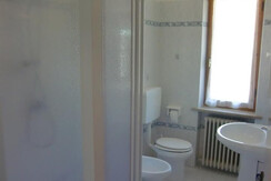 App Piva nr°2 - bagno con box doccia e lavatrice