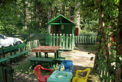 Parcogiochi con casetta Amicizia