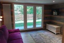 Stanza con divano letto a piano terra