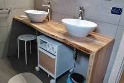 Piano lavabi in legno di noce