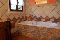 Casa Carla - particolare vasca da bagno