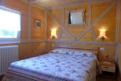 Bedroom with double bed