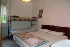 Stanza matrimoniale + letto castello