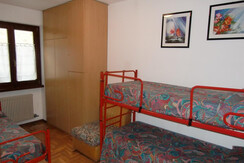 Stanza con letto a castello + letto singolo