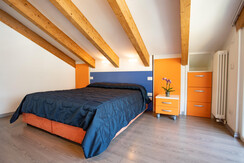 Camera Rosso Ciliegia 2