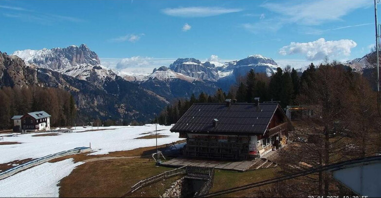 Webcam Vigo di Fassa-Pera-Ciampedìe - Vigo - verso Sassolungo e Pordoi