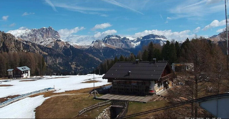 Webcam Vigo di Fassa-Pera-Ciampedìe - Vigo - verso Sassolungo e Pordoi