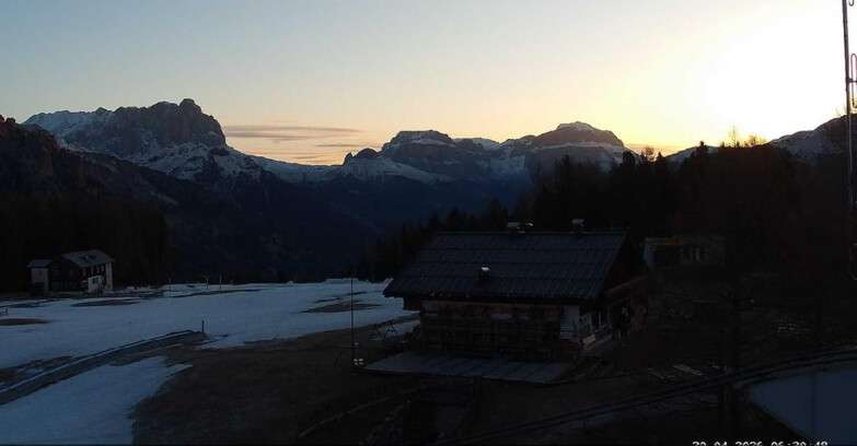 Webcam Vigo di Fassa-Pera-Ciampedìe - Vigo - verso Sassolungo e Pordoi